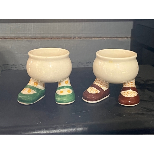 800 - Carltonware eggs with legs eggcups