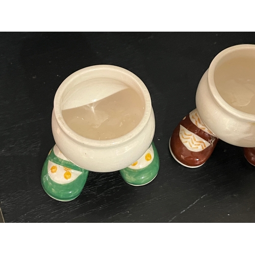 800 - Carltonware eggs with legs eggcups