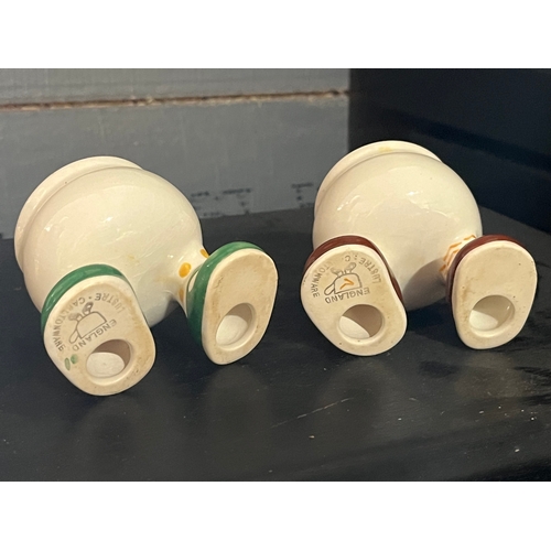 800 - Carltonware eggs with legs eggcups