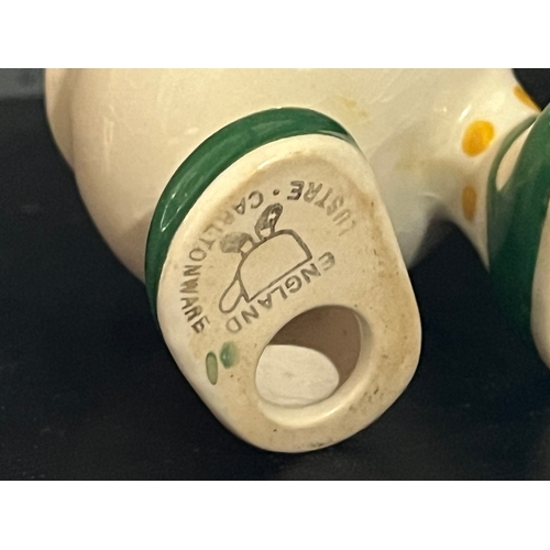 800 - Carltonware eggs with legs eggcups