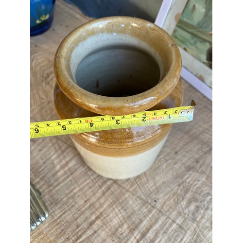 834 - Stoneware jar