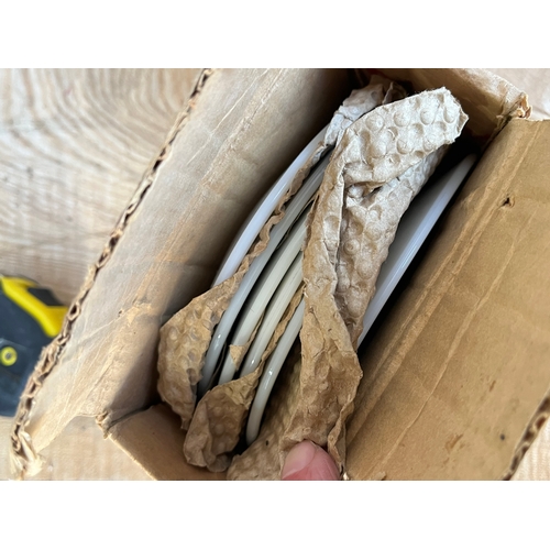 835 - Pyrex opal teaset