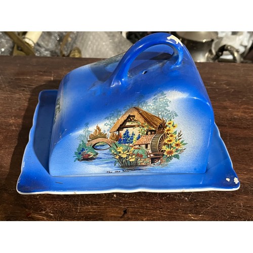 858 - Cheese / Butter dish as pictured