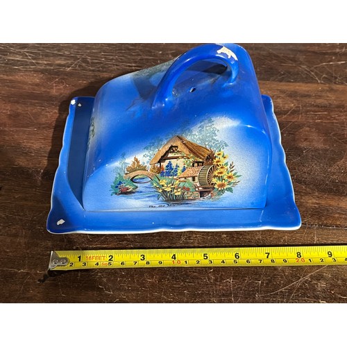 858 - Cheese / Butter dish as pictured