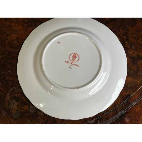 894 - Royal Crown Derby Old Avesbury dinner plate