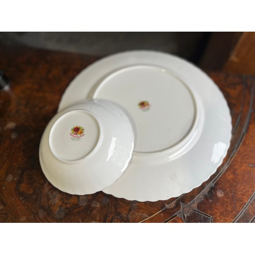 896 - Royal Albert Old Country Roses dinner plate and cereal bowl