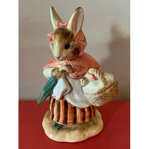 897 - Border Fine Arts Beatrix Potter Mrs. Rabbit A2431