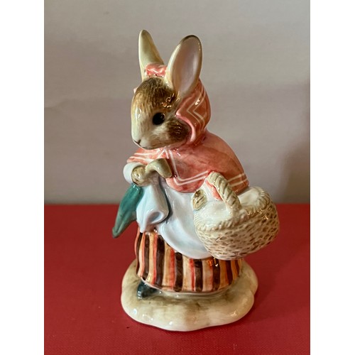 897 - Border Fine Arts Beatrix Potter Mrs. Rabbit A2431