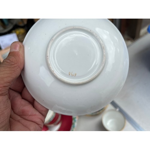 928 - Box of 0419 numbered red and white floral chinaware