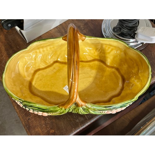 934 - Sarreguemines majolica basket No.4726