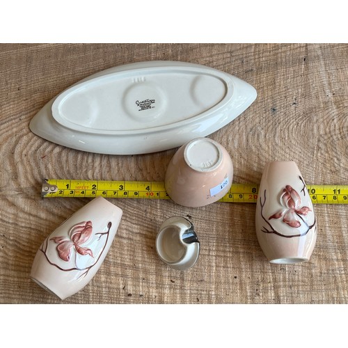 945 - Carltonware Austrian pattern cruet set.