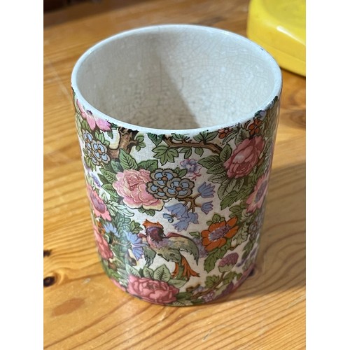 947 - Crown Ducal G R & Co. cup