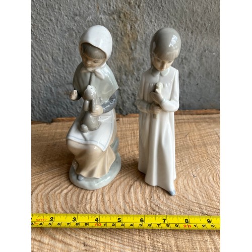 968 - Spanish Figurines