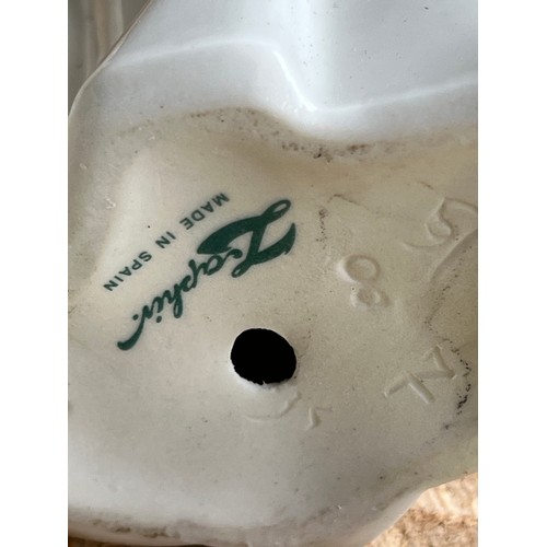 968 - Spanish Figurines