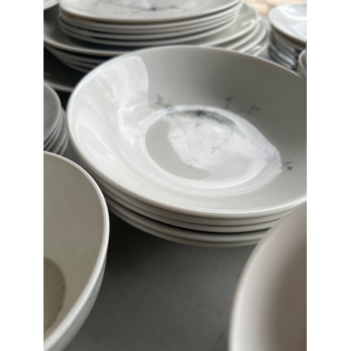 1006 - Box of Royal Doulton Green Brier pattern dinnerware. 1x serving plate, 4x dinner plates, 1x milk jug... 