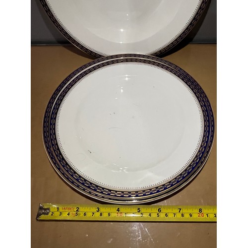 1021 - 3 nice Wedgwood Blue Wheat pattern pieces.