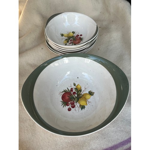 1042 - Wedgwood Covent Garden fruit set