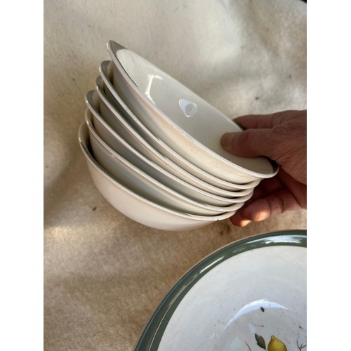 1042 - Wedgwood Covent Garden fruit set