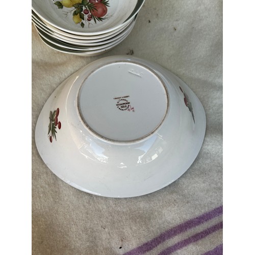 1042 - Wedgwood Covent Garden fruit set