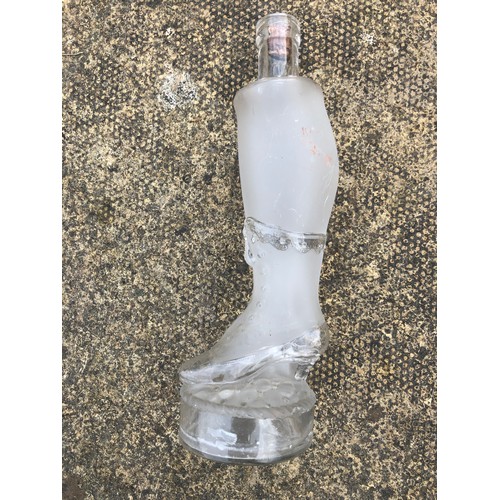 1045 - Legras frosted glass boot