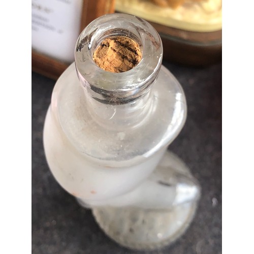 1045 - Legras frosted glass boot