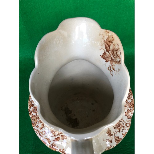 1133 - Large antique water jug