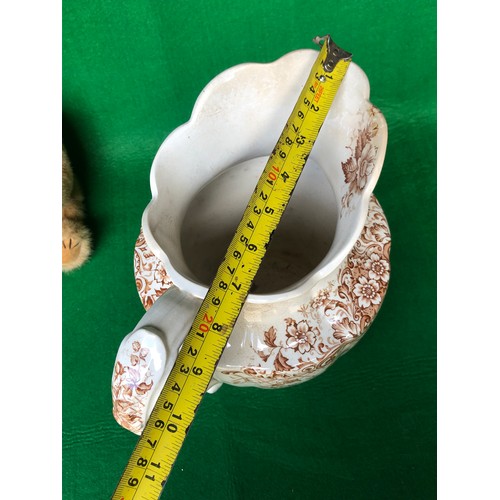 1133 - Large antique water jug