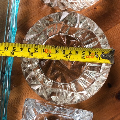 1139 - Art deco pressed glass to include a blue dressing table set.