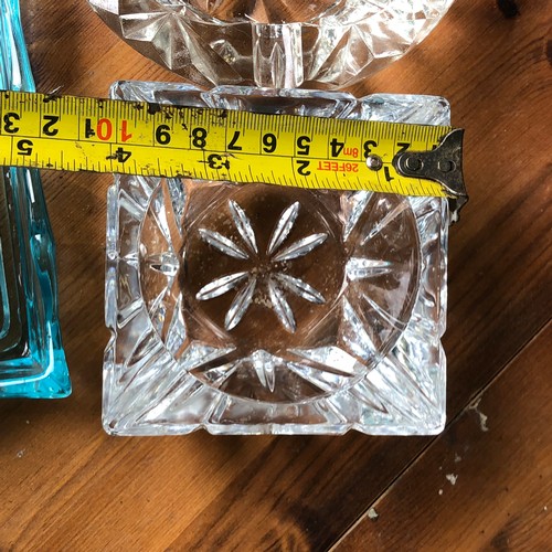 1139 - Art deco pressed glass to include a blue dressing table set.