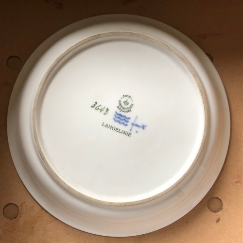 1154 - Royal Copenhagen dinner plate in Mermaid design pattern No.3643 Langelinie