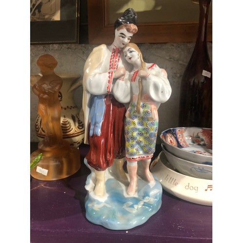 1180 - Ukranian figurine of two lovers in regional costume