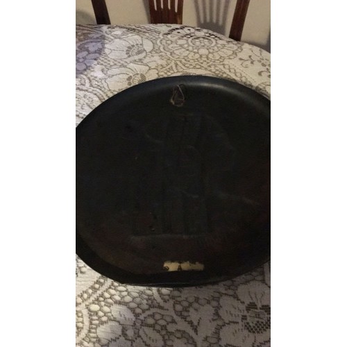 1236 - Unusual metal wall hanging plaque. Vintage Egyptian design, piece