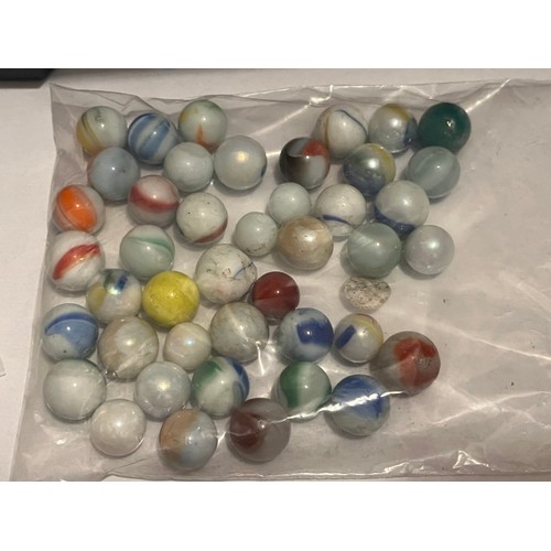 1283 - Bag of collectable ceramic marbles