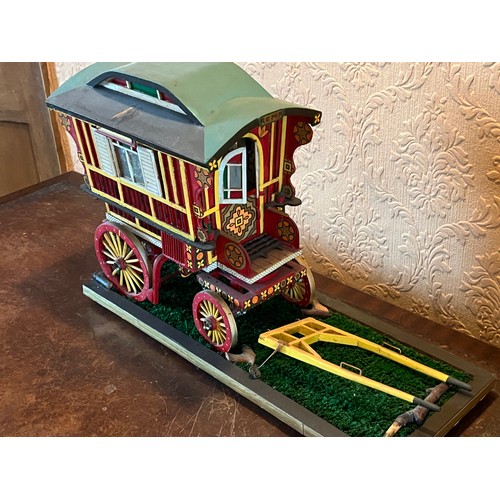1301 - Gypsy caravan model. Very detailed inside and out