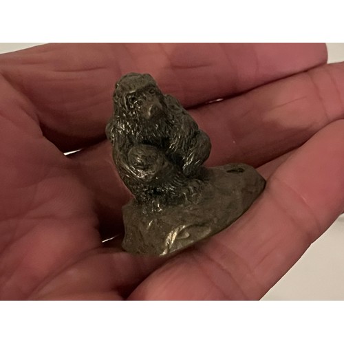 1306 - 2 small bronze resign figurines