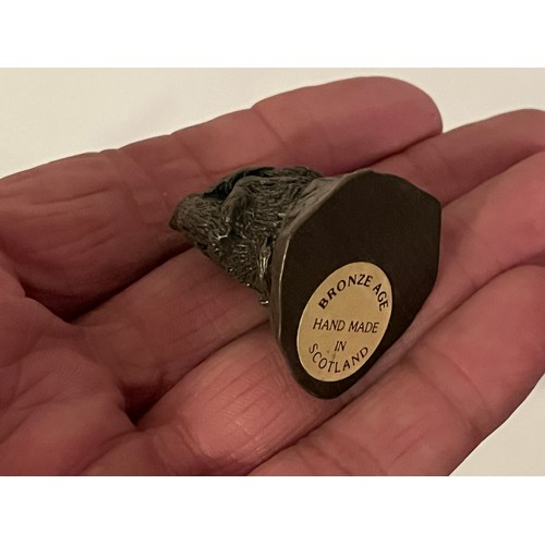 1306 - 2 small bronze resign figurines