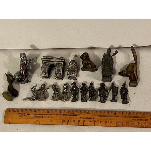 1307 - Metal figurines of allsorts