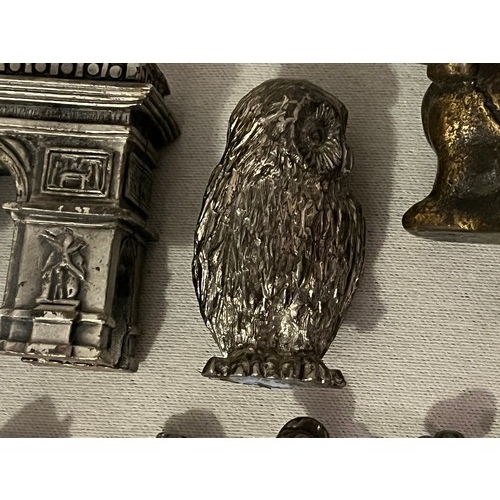 1307 - Metal figurines of allsorts