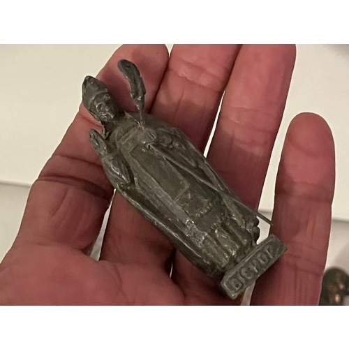 1307 - Metal figurines of allsorts