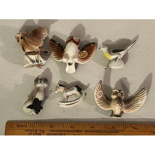1308 - Miniature china figurines