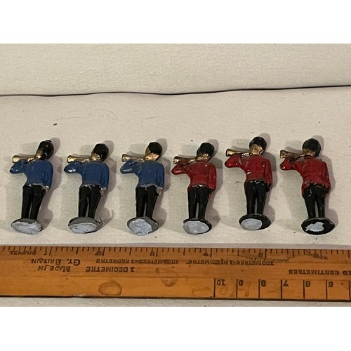 1309 - 6 Lead soldiers