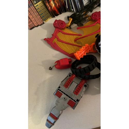 1376 - A large collection of Bakugan toys and cards. Very collectable