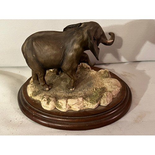 1384 - Border Fine Arts RW16 African Elephant and Calf from the WWF Chilton collection.