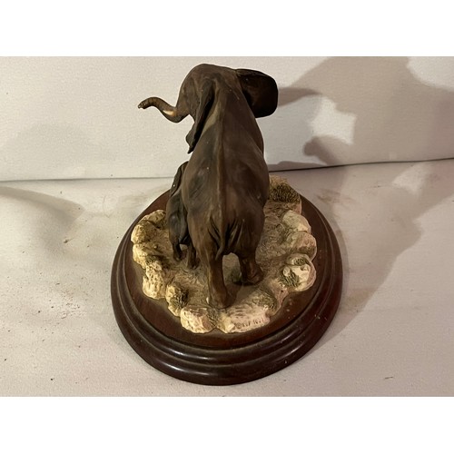 1384 - Border Fine Arts RW16 African Elephant and Calf from the WWF Chilton collection.