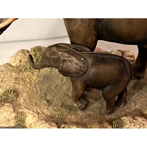 1384 - Border Fine Arts RW16 African Elephant and Calf from the WWF Chilton collection.