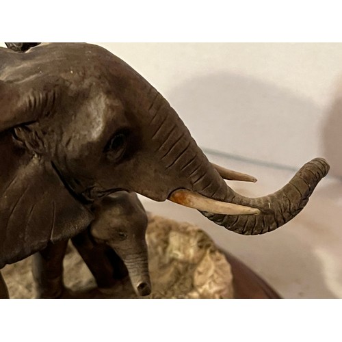 1384 - Border Fine Arts RW16 African Elephant and Calf from the WWF Chilton collection.