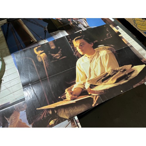 1393 - 11 Titanic movie posters