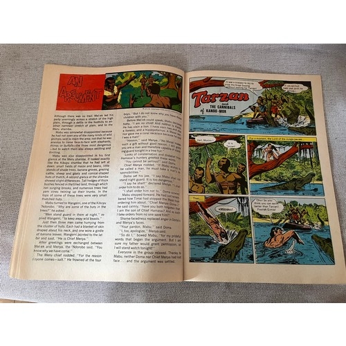 1402 - No.1 Tazan of the apes. Edgar Rice Burroughs. Including free gift, a glow in the dark pocket peeper ... 