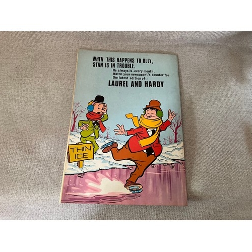 1402 - No.1 Tazan of the apes. Edgar Rice Burroughs. Including free gift, a glow in the dark pocket peeper ... 