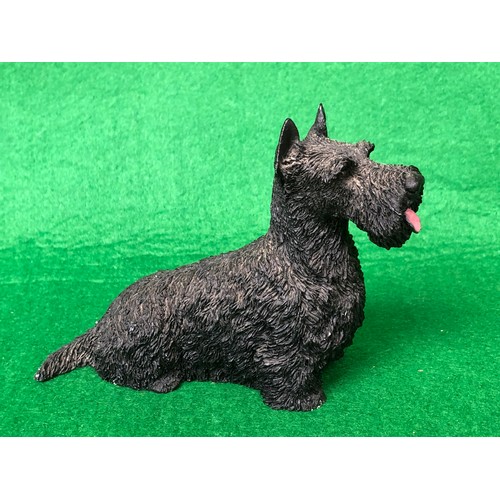 1405 - Castagna Resin dog figurine